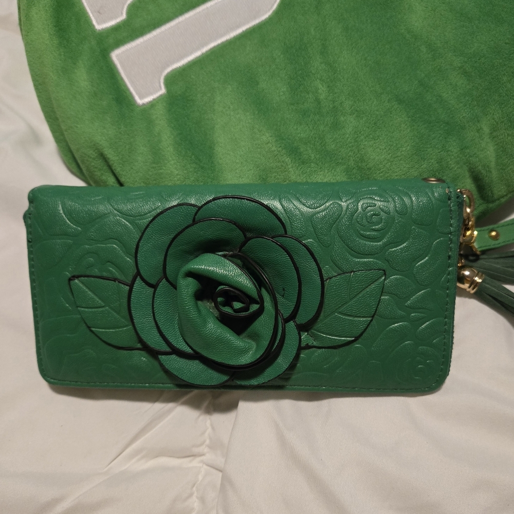 Kelly Green Floral Embossed Women's Wallet